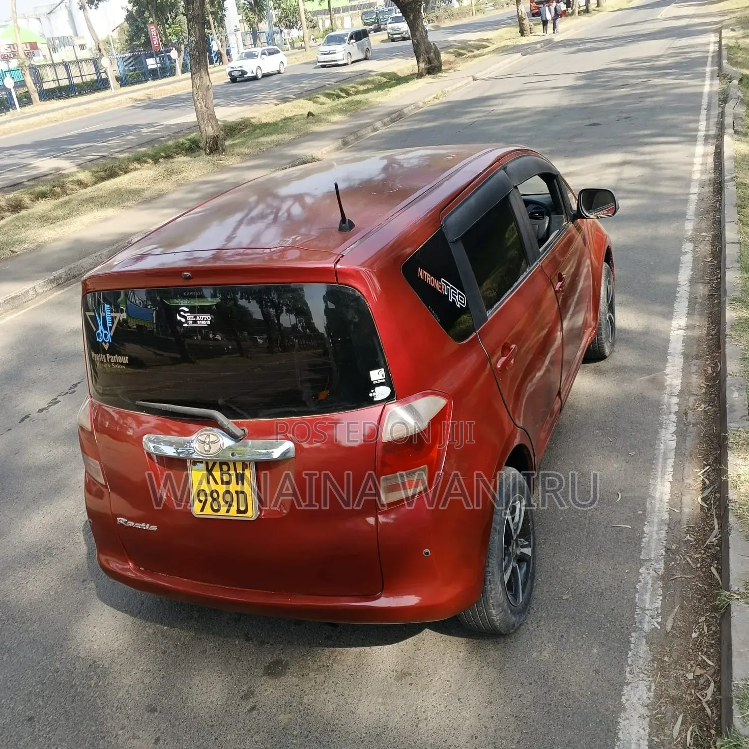 Toyota Ractis 2009 Red