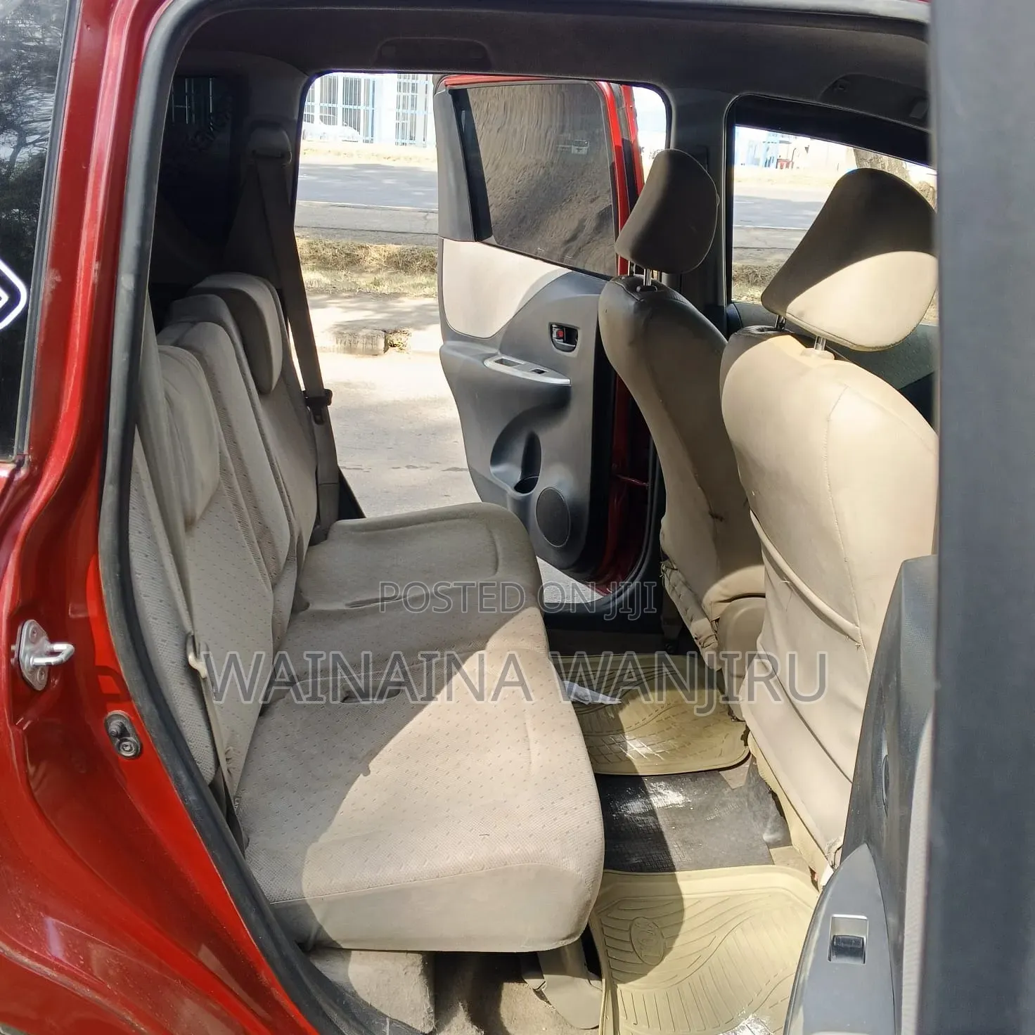Toyota Ractis 2009 Red