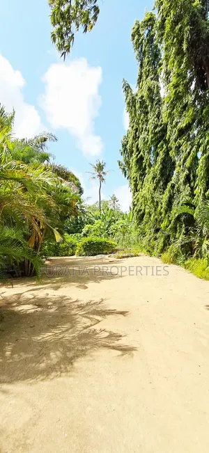 For Sale 2 Acres With a House Mtwapa