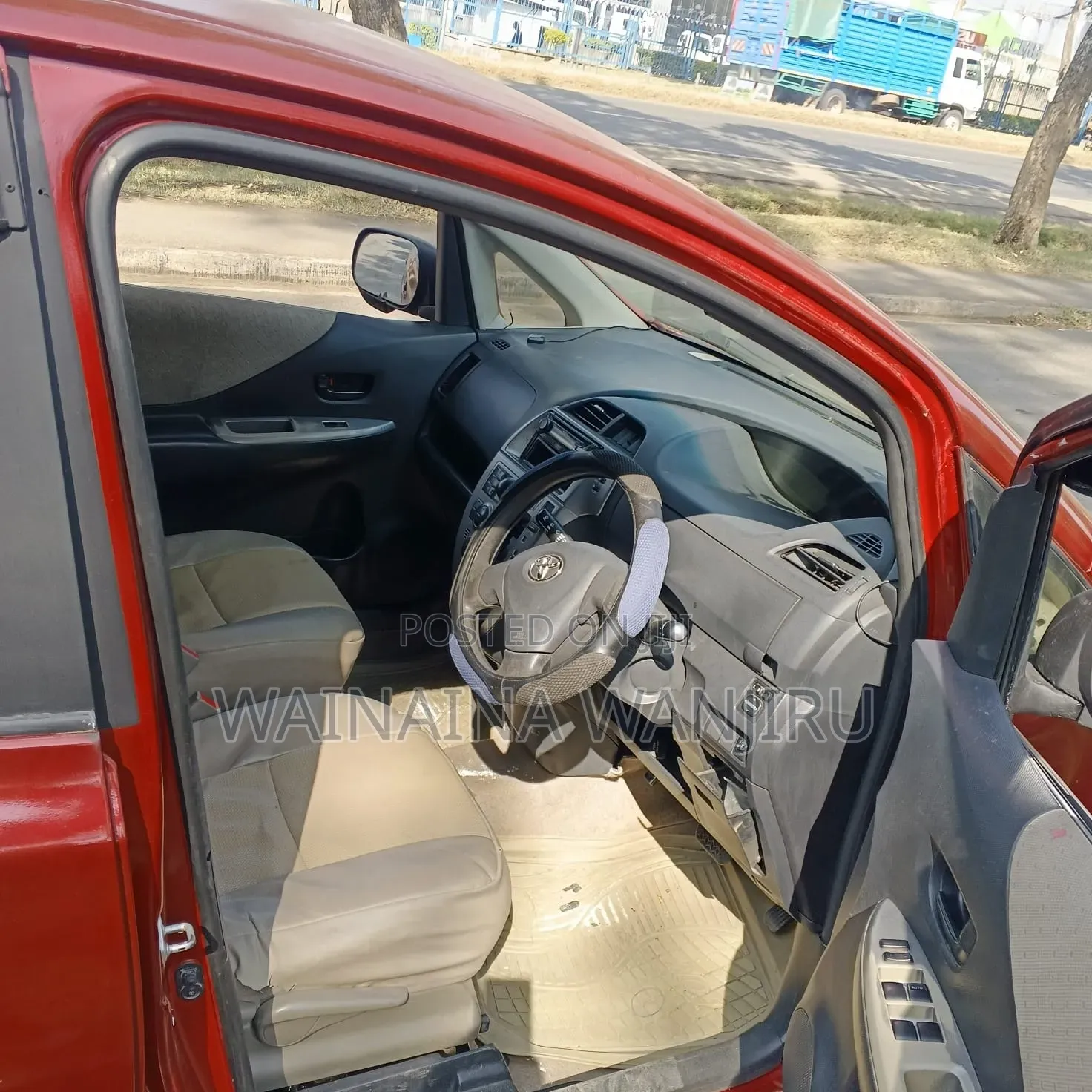 Toyota Ractis 2009 Red