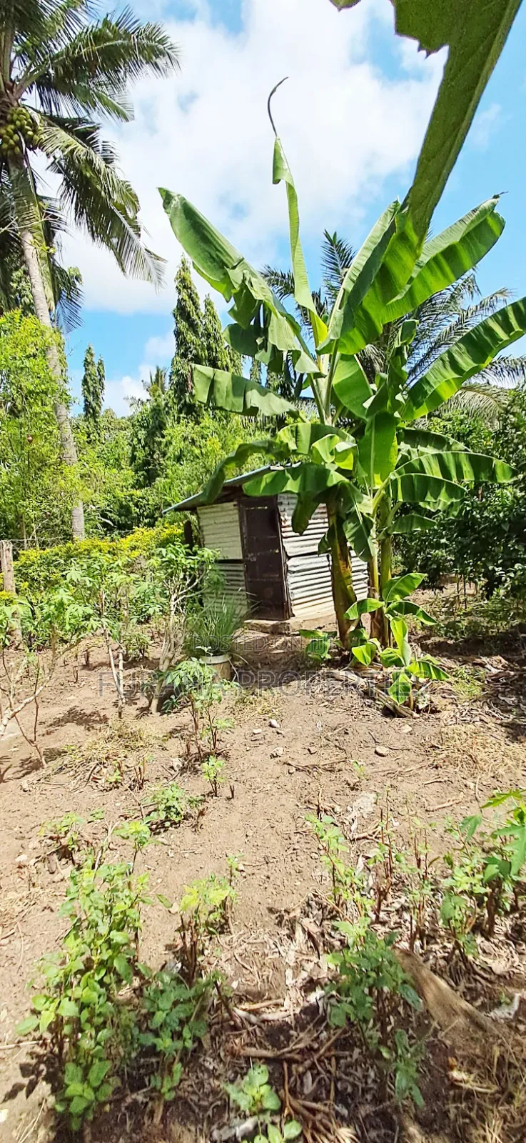 For Sale 2 Acres With a House Mtwapa