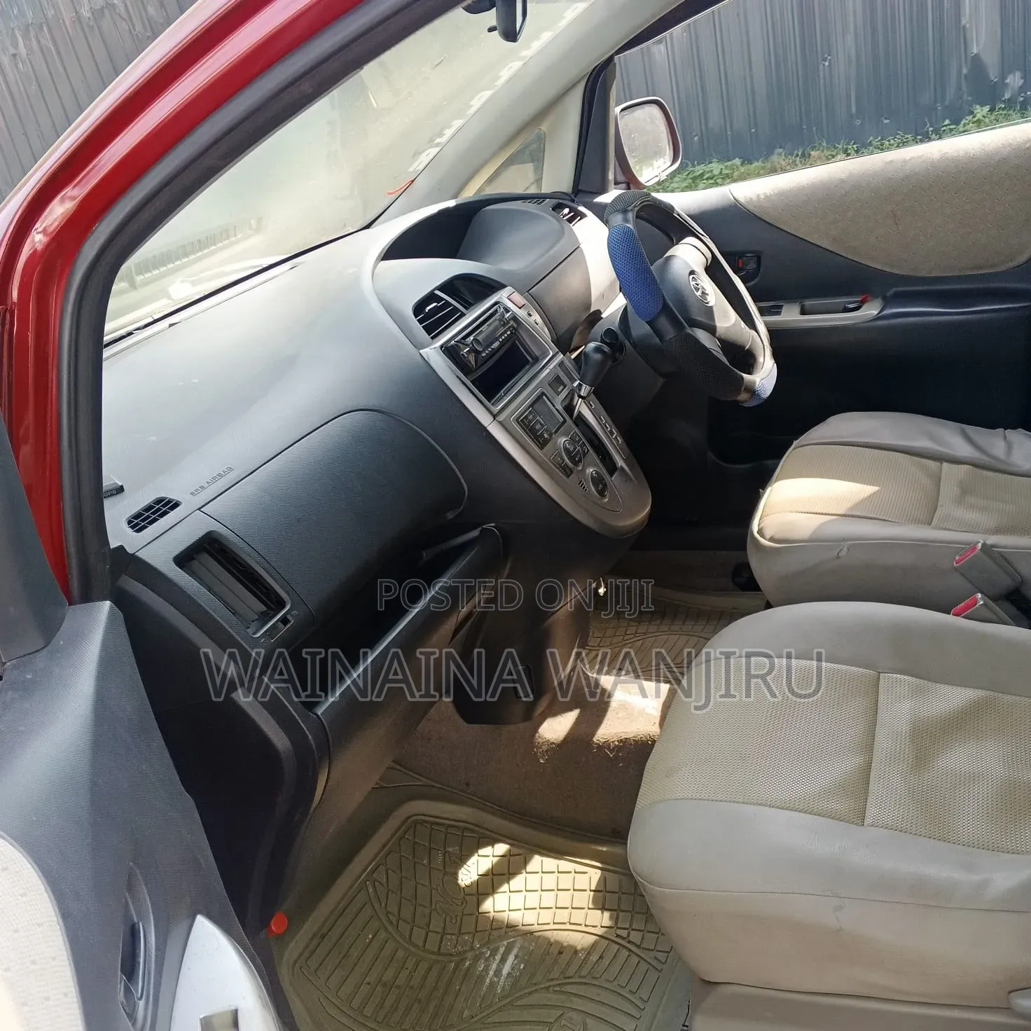 Toyota Ractis 2009 Red