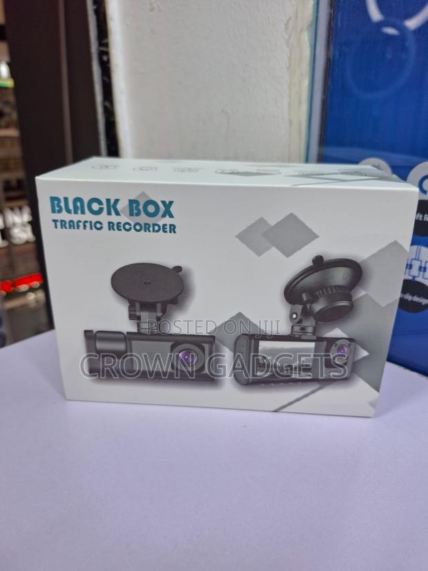 Car DVR Dash Camera With Night Vision and Parking Monitor - thumbnail 3