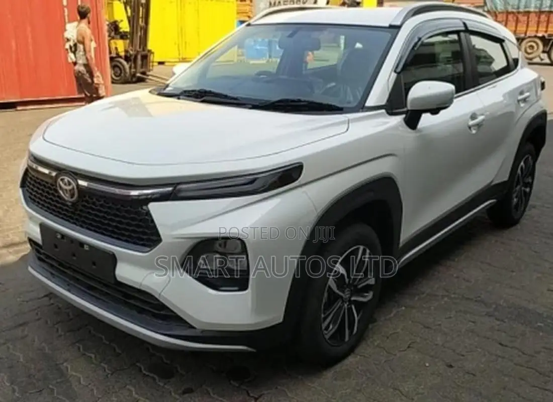 Toyota Urban Cruiser 2024 Off white