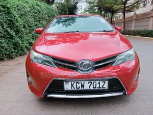 Toyota Auris 2012 Red