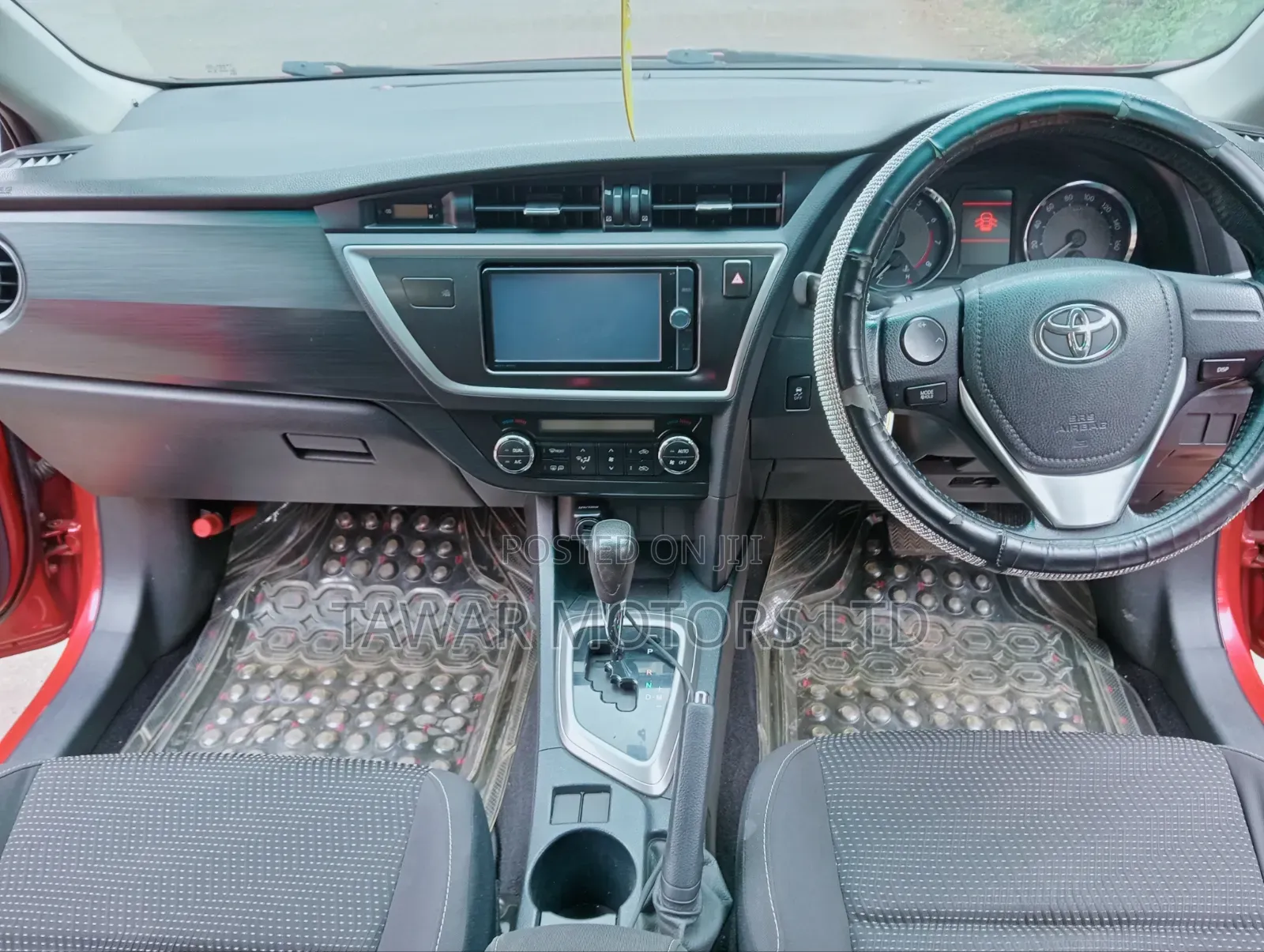Toyota Auris 2012 Red