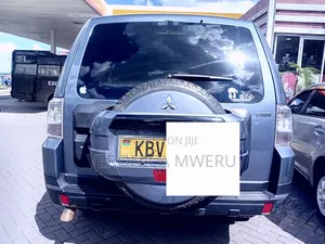 Mitsubishi Shogun 3.2 Di-Dc GLS 2009 Gray
