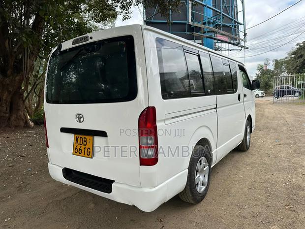 Toyota HiAce 2014 White - thumbnail 2