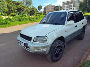 Toyota RAV4 1999 White