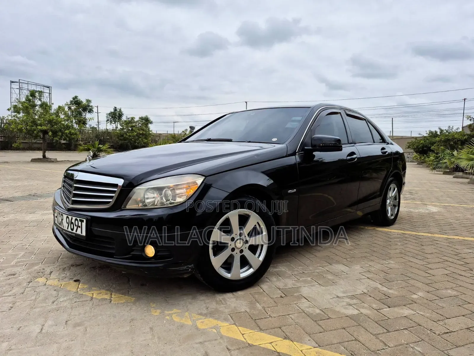 Mercedes-Benz C180 2011 Black