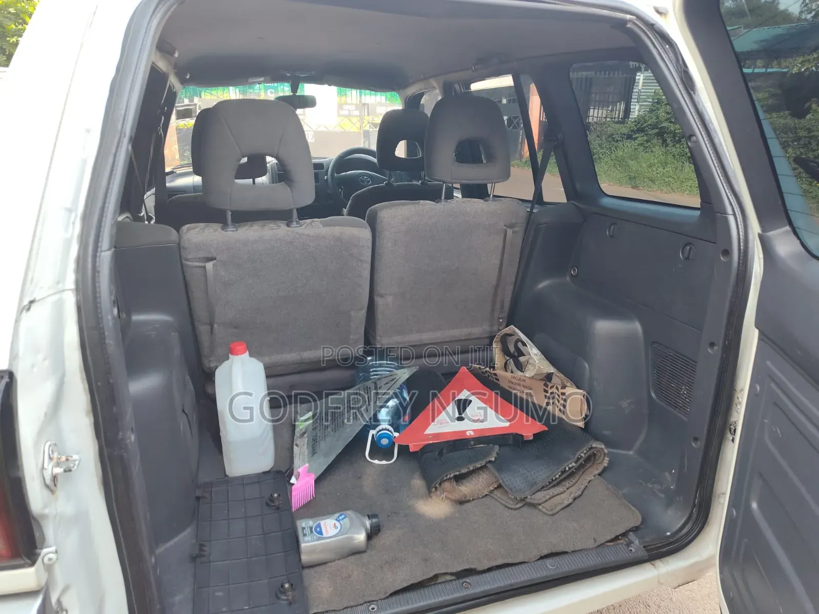 Toyota RAV4 1999 White