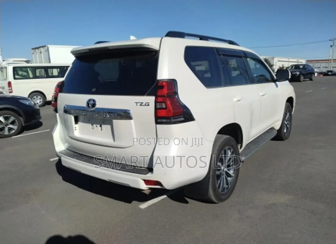 Toyota Land Cruiser Prado 2.8 2020 Pearl