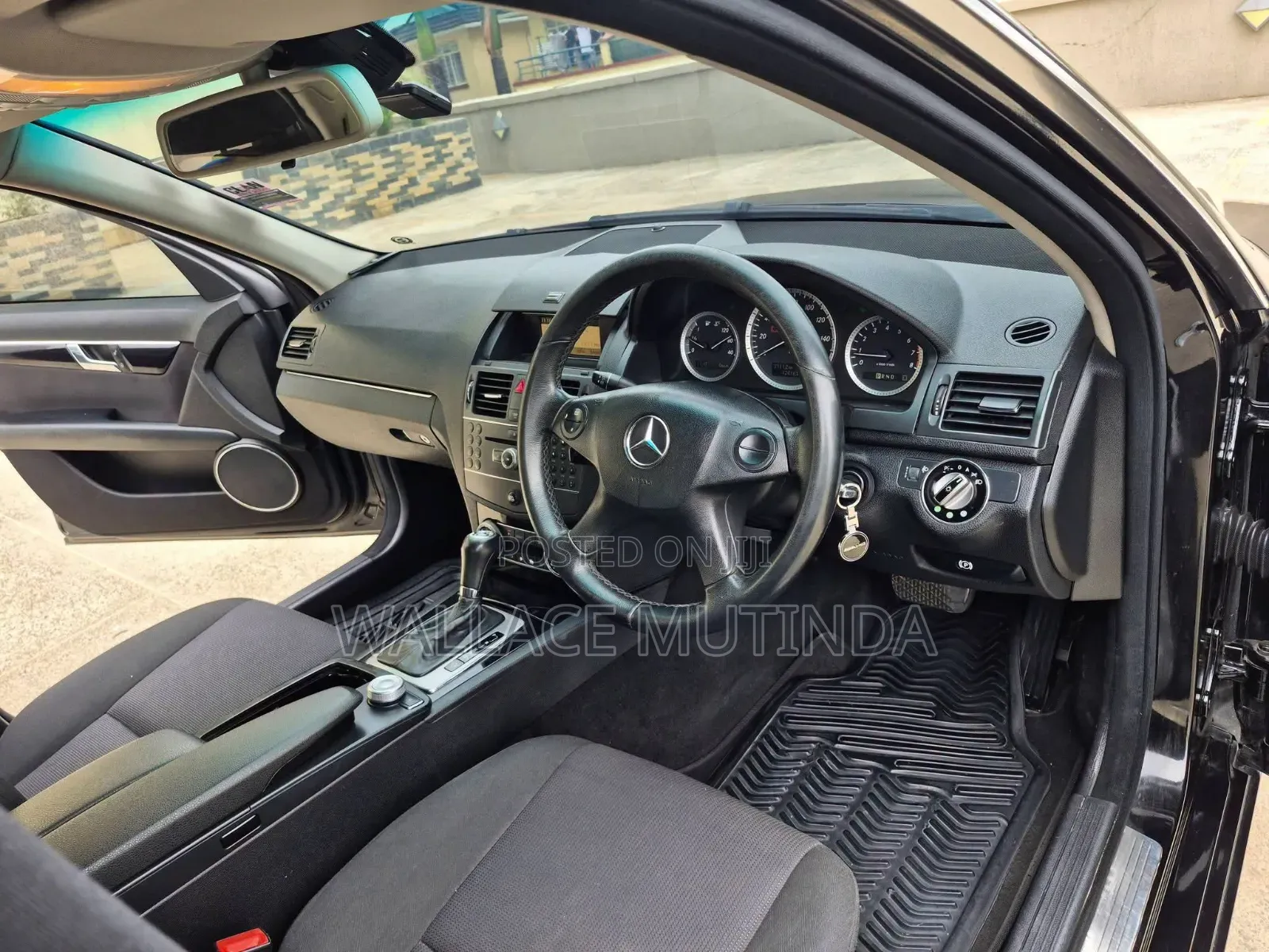 Mercedes-Benz C180 2011 Black
