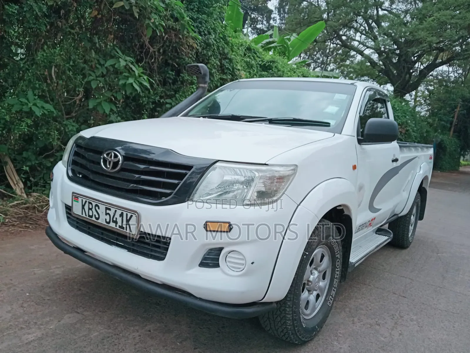 Toyota Hilux 2012 White
