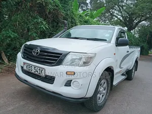 Toyota Hilux 2012 White