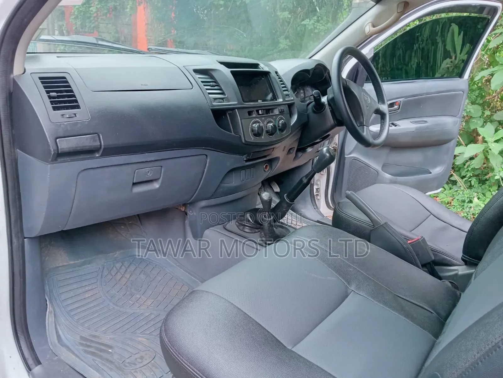 Toyota Hilux 2012 White