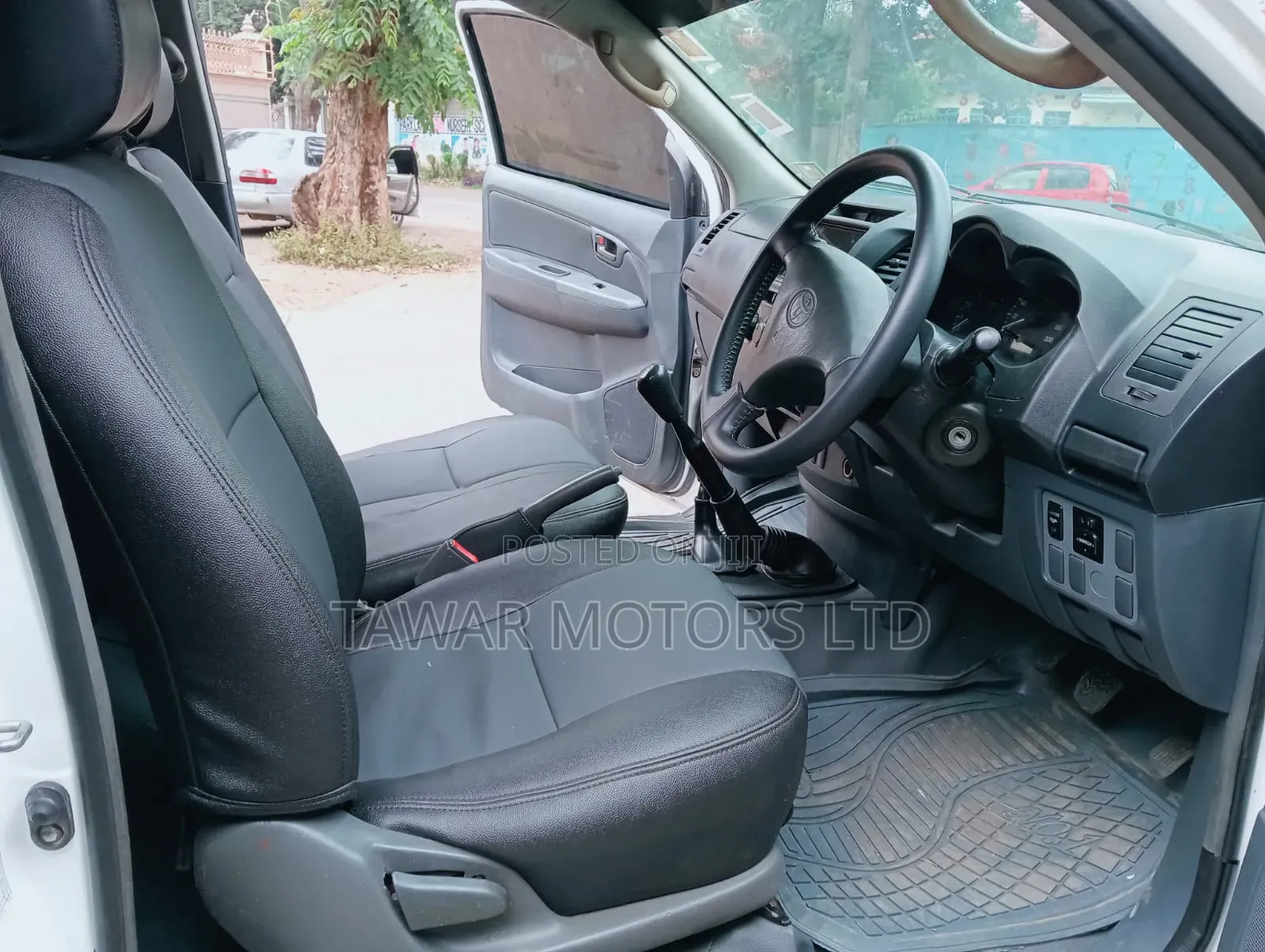 Toyota Hilux 2012 White