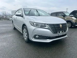 Toyota Premio 2019 Silver