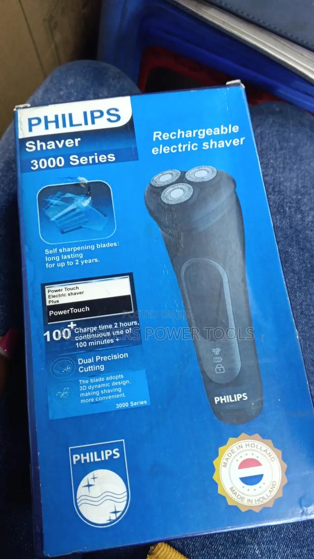Phillips Cordless Smoother Shaving Machine