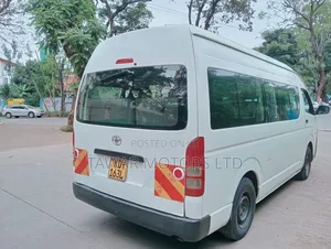 Toyota Grand HiAce 2015 White