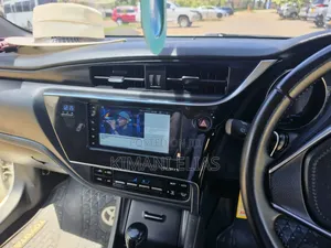 Toyota Auris 2015 White