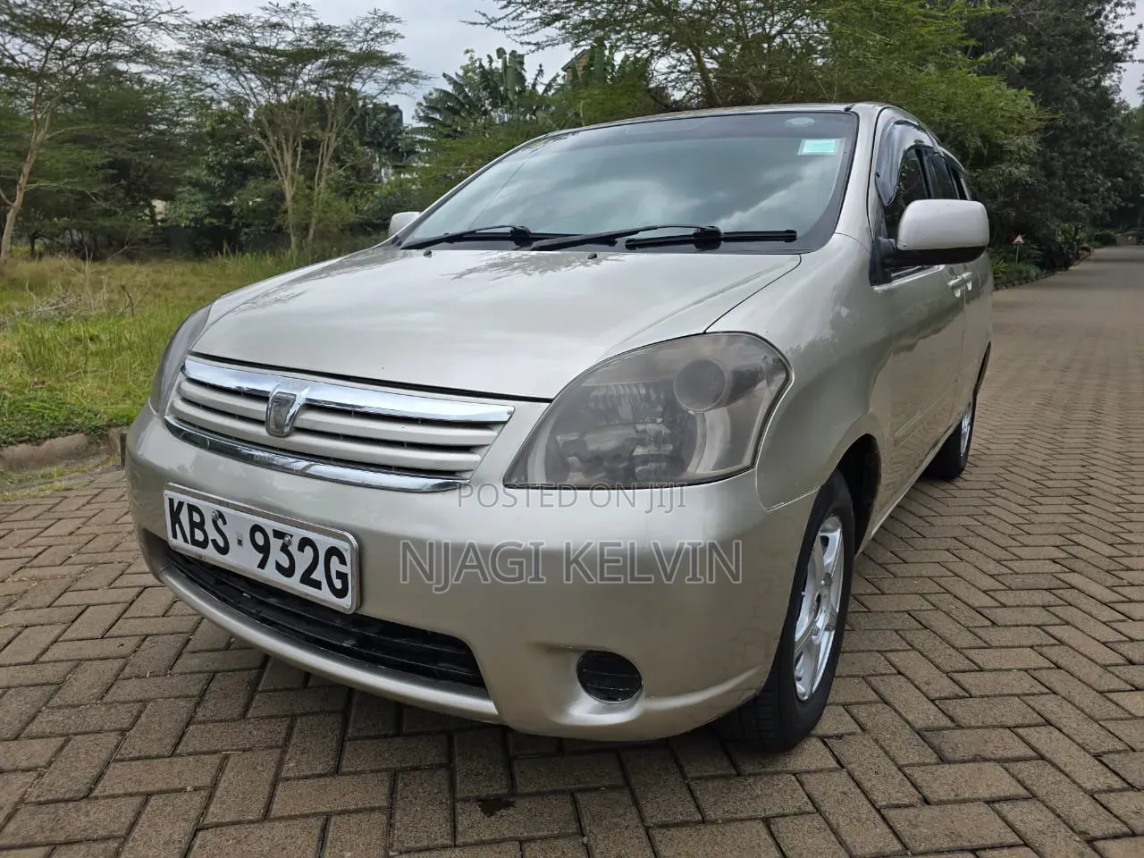 Toyota Raum 2005 Gold
