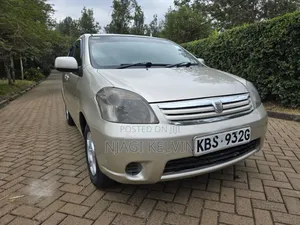Toyota Raum 2005 Gold