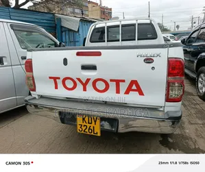Toyota Hilux 2015 White