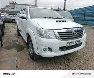 Toyota Hilux 2015 White