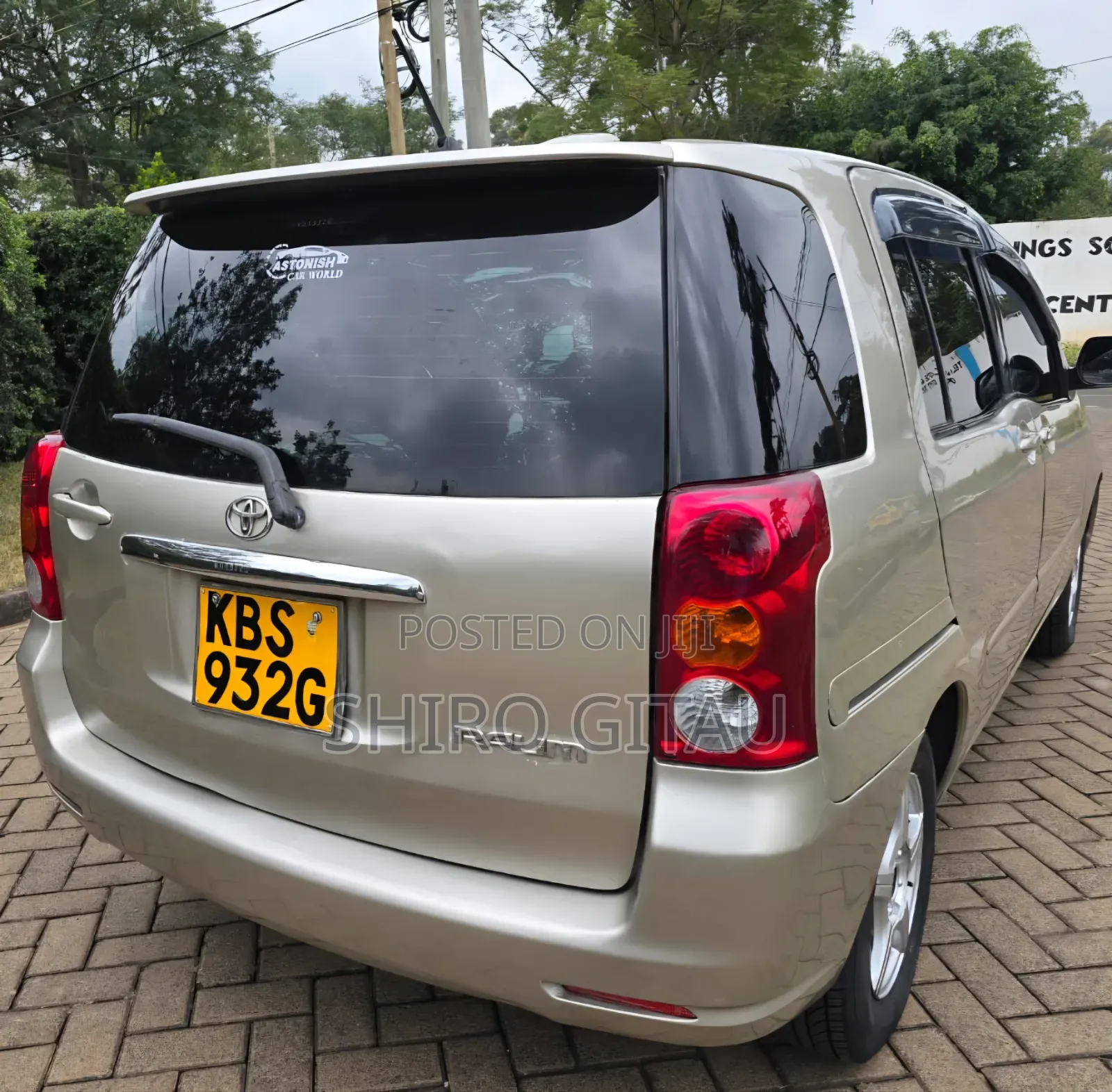 Toyota Raum 2005 Silver