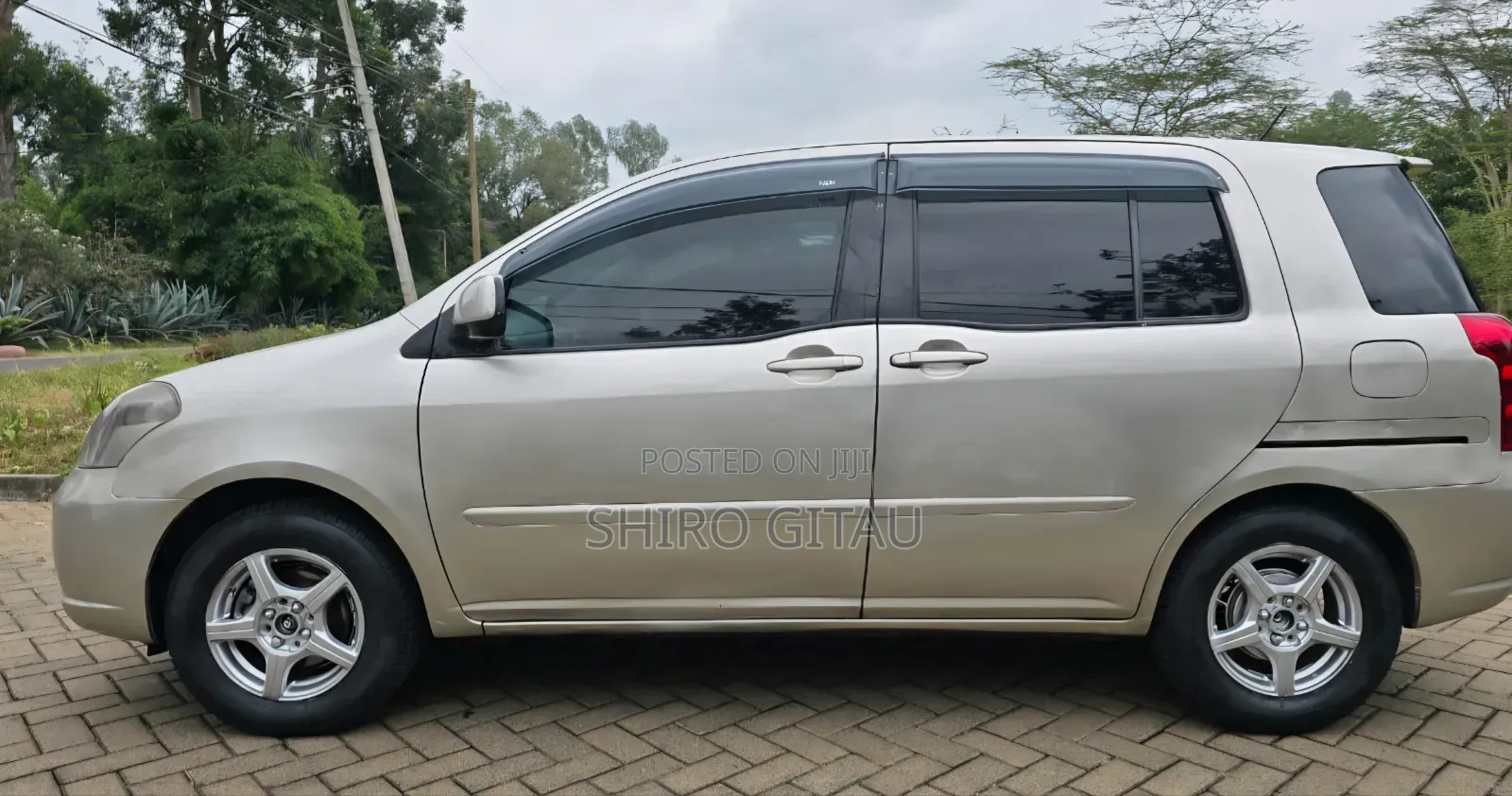 Toyota Raum 2005 Silver