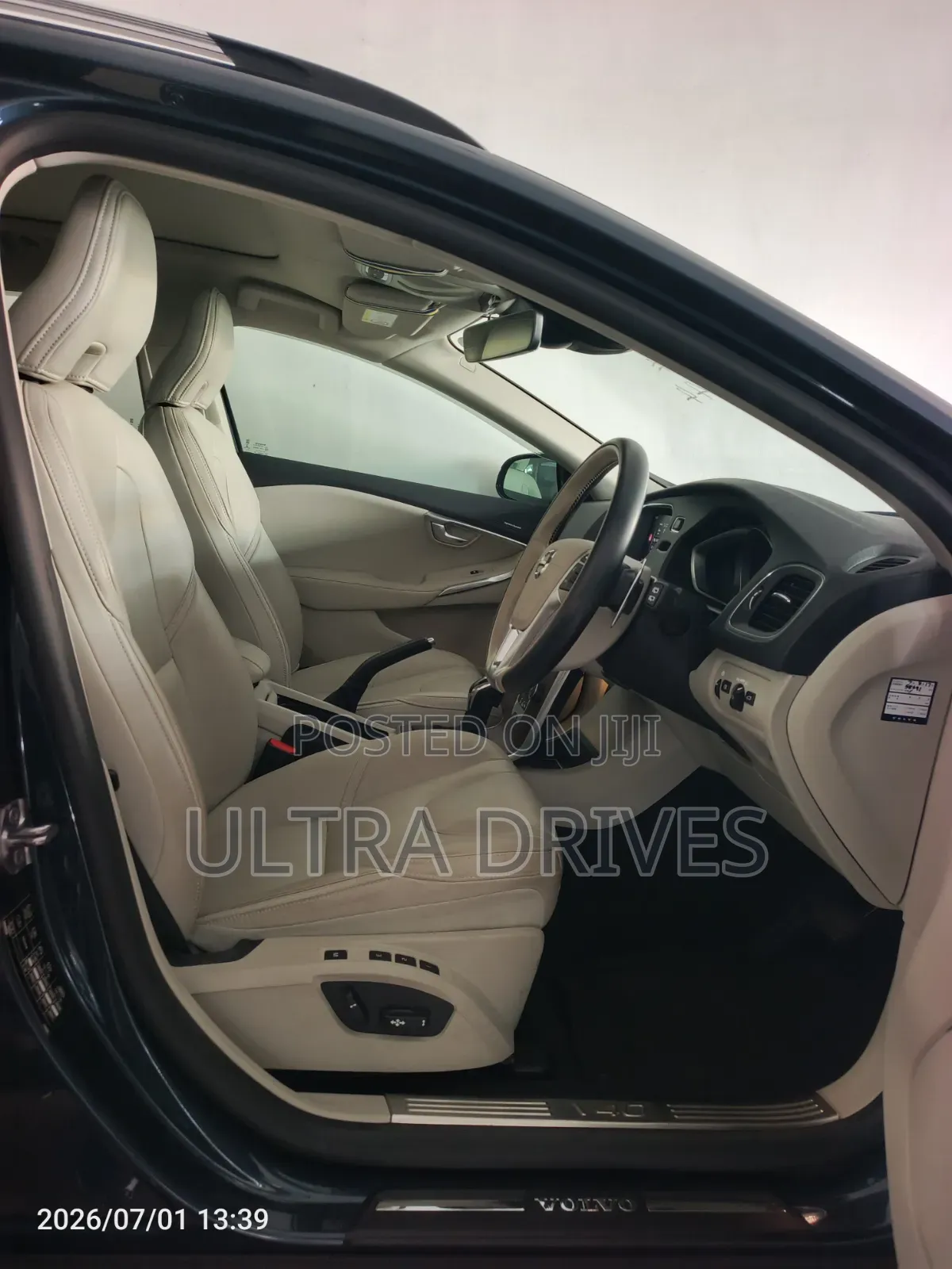 Volvo V40 2019 Blue