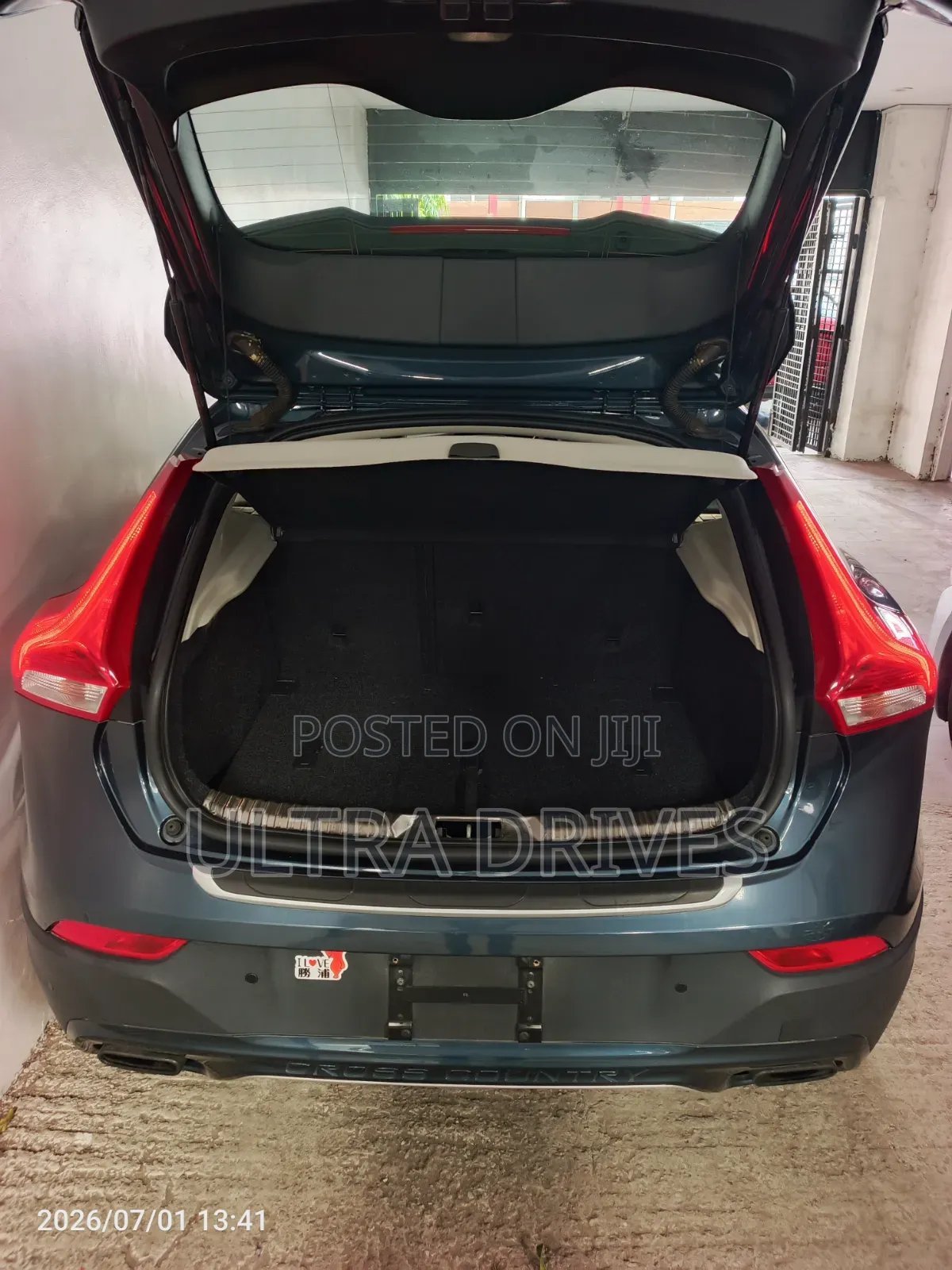 Volvo V40 2019 Blue