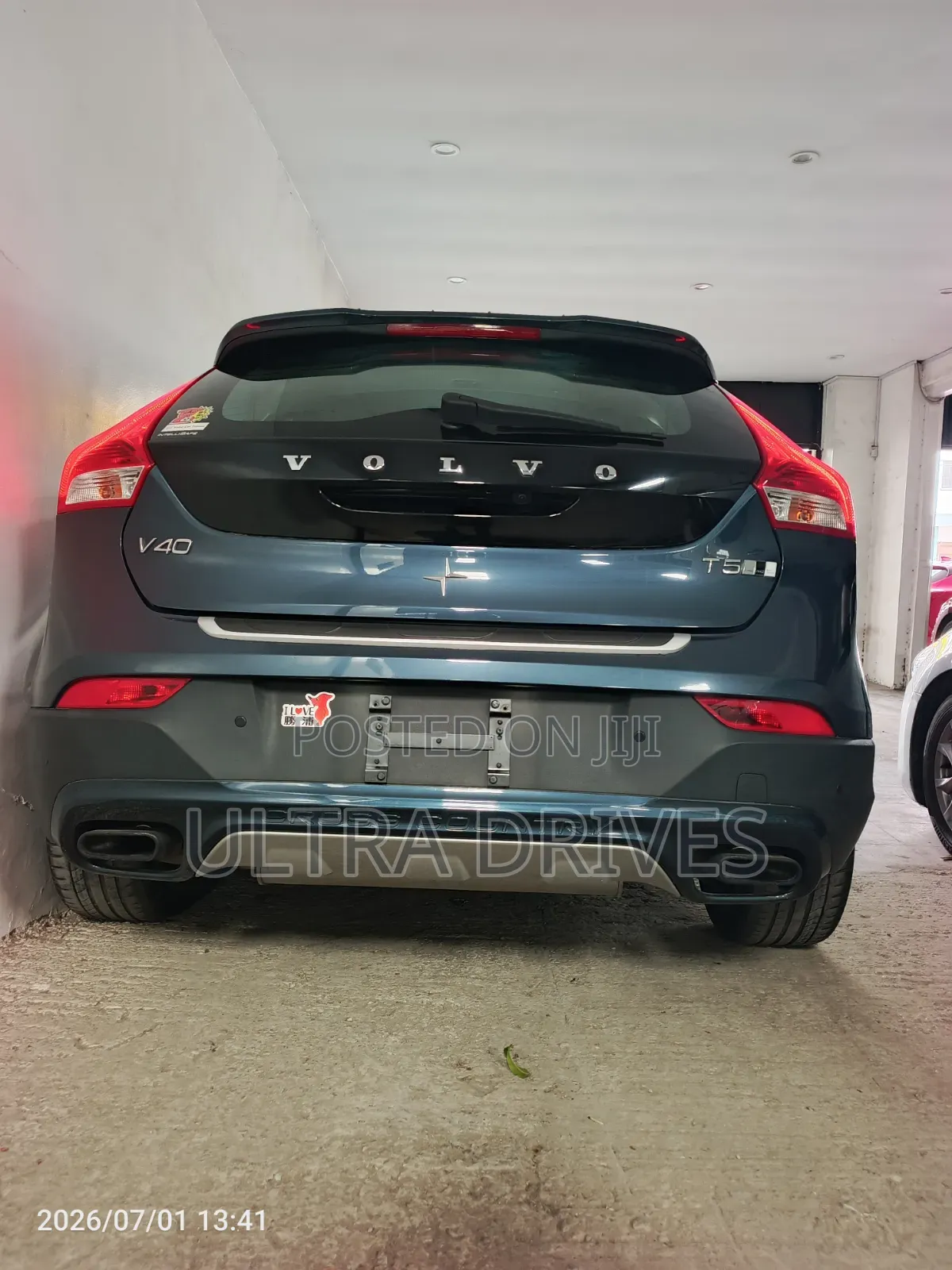 Volvo V40 2019 Blue