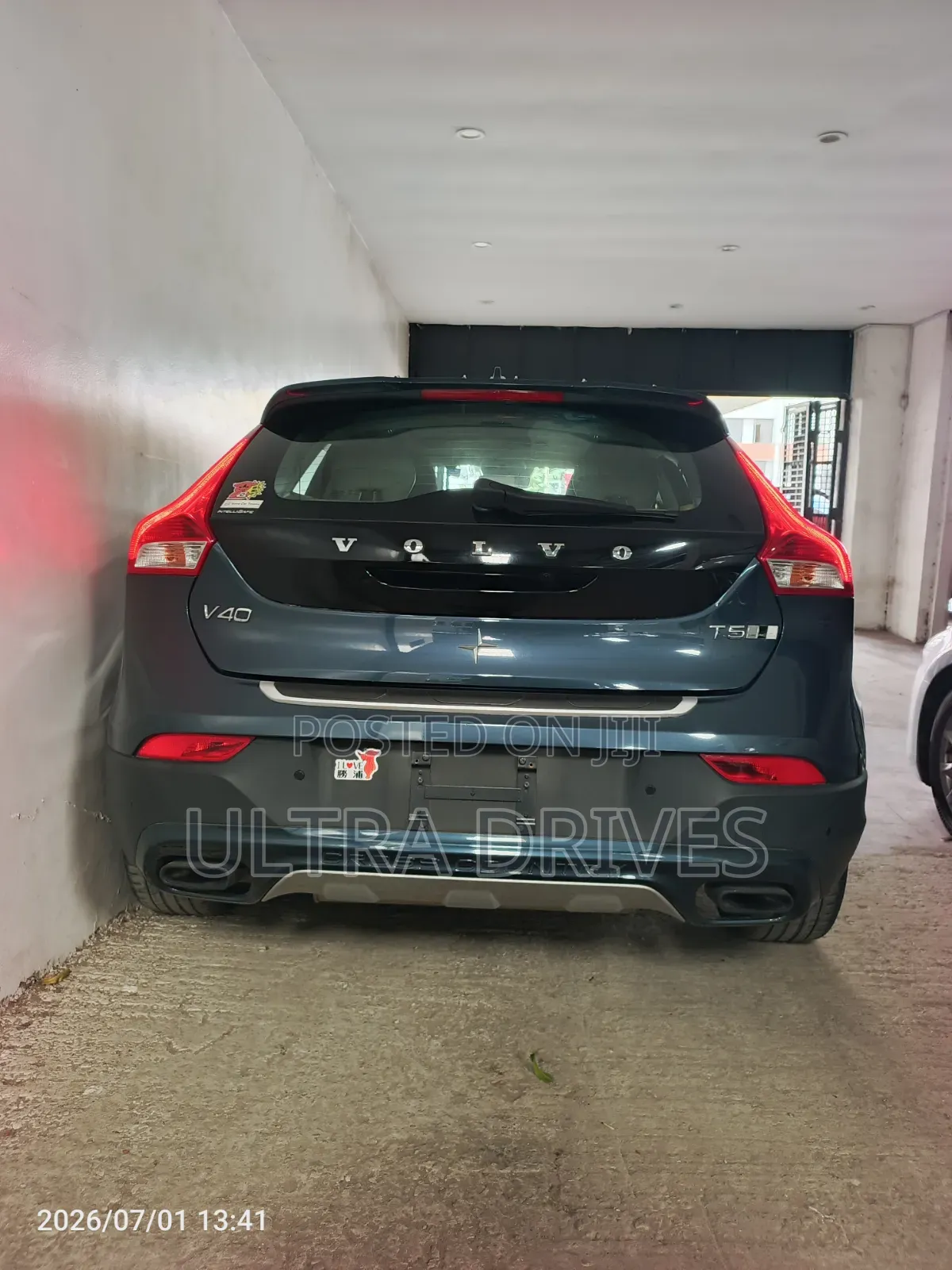 Volvo V40 2019 Blue