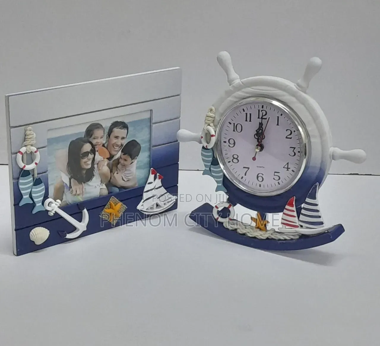 Swing Clock With Photo Frame