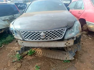 Toyota Crown 2011 Black