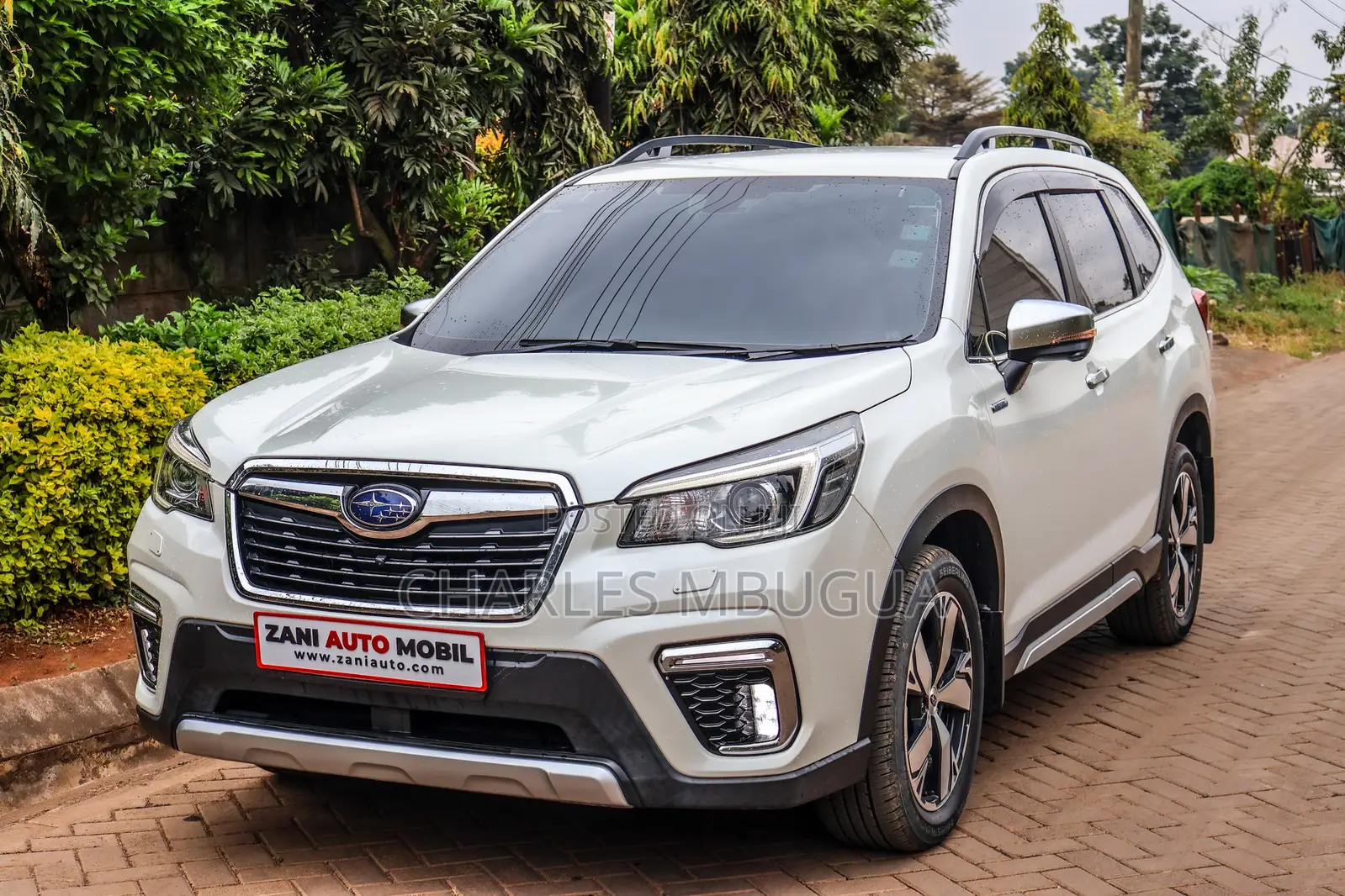 Subaru Forester Premium AWD 2020 White
