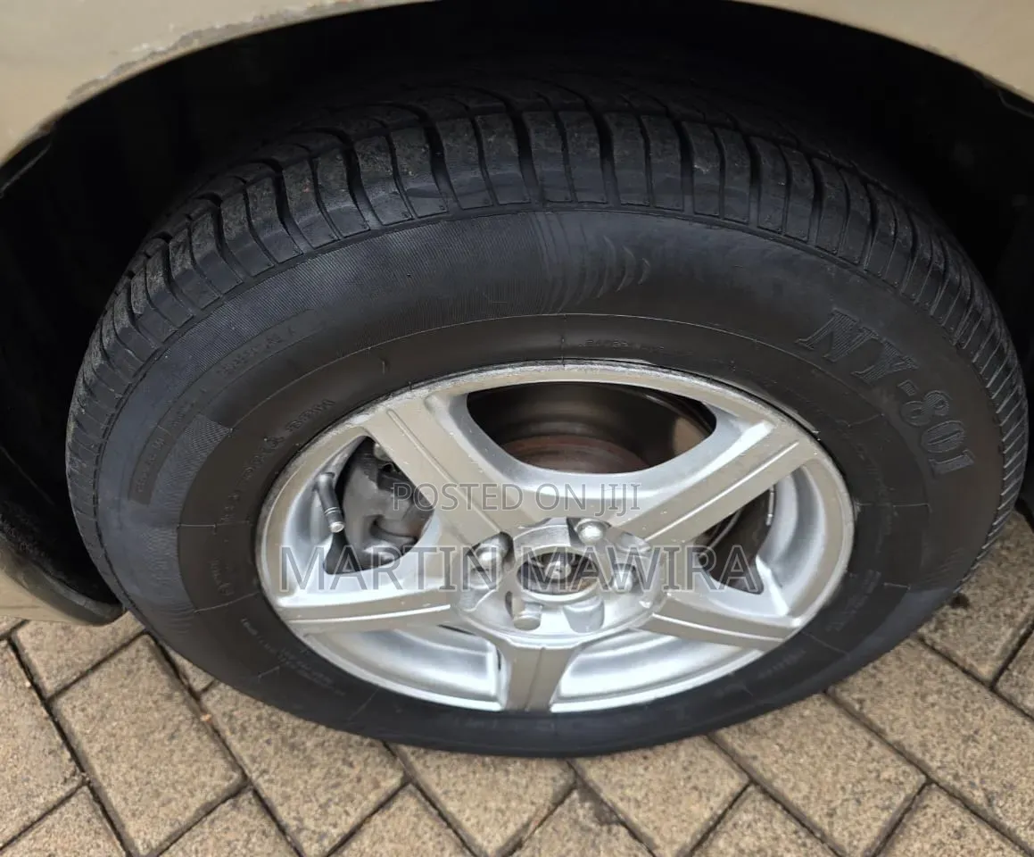 Toyota Raum 2005 Silver