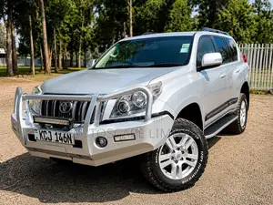 Toyota Land Cruiser Prado 2010 Silver