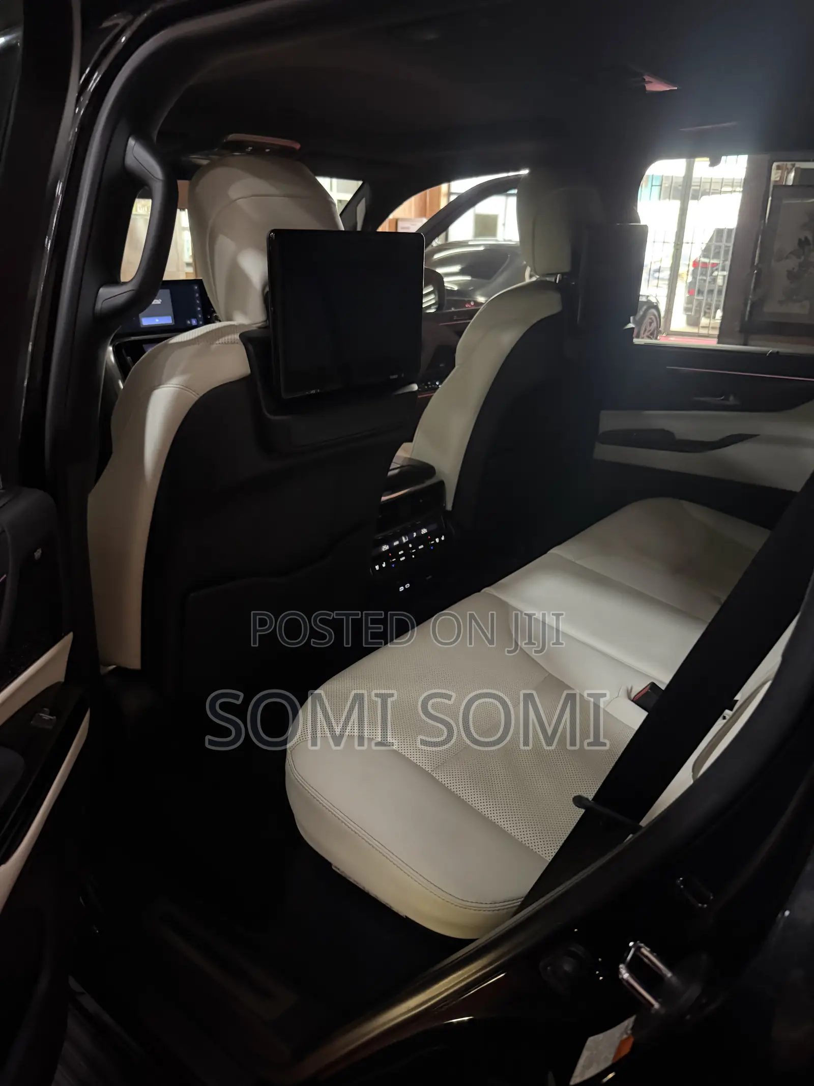 Lexus LX 2022 Black