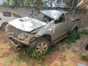 Toyota Hilux 2011 Silver