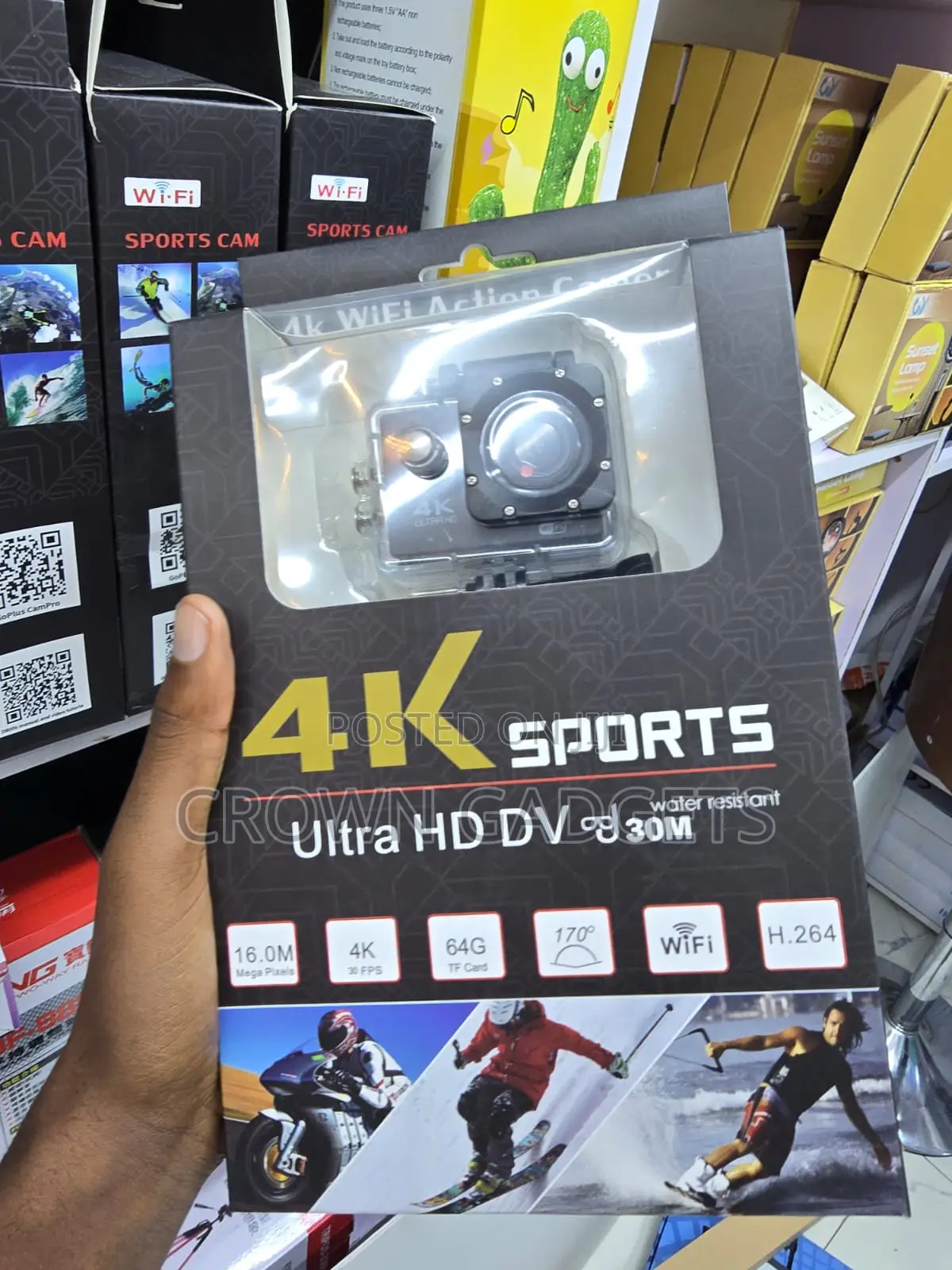 Adventure Camera With Waterproof Housing and Wifi