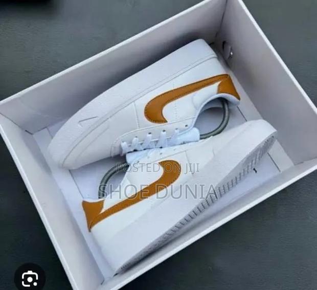 Nike Court - thumbnail 2