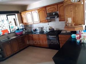 5bdrm Maisonette in Yaya Center, Hurlingham for rent