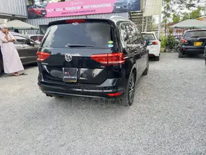 Volkswagen Touran 2017 Black