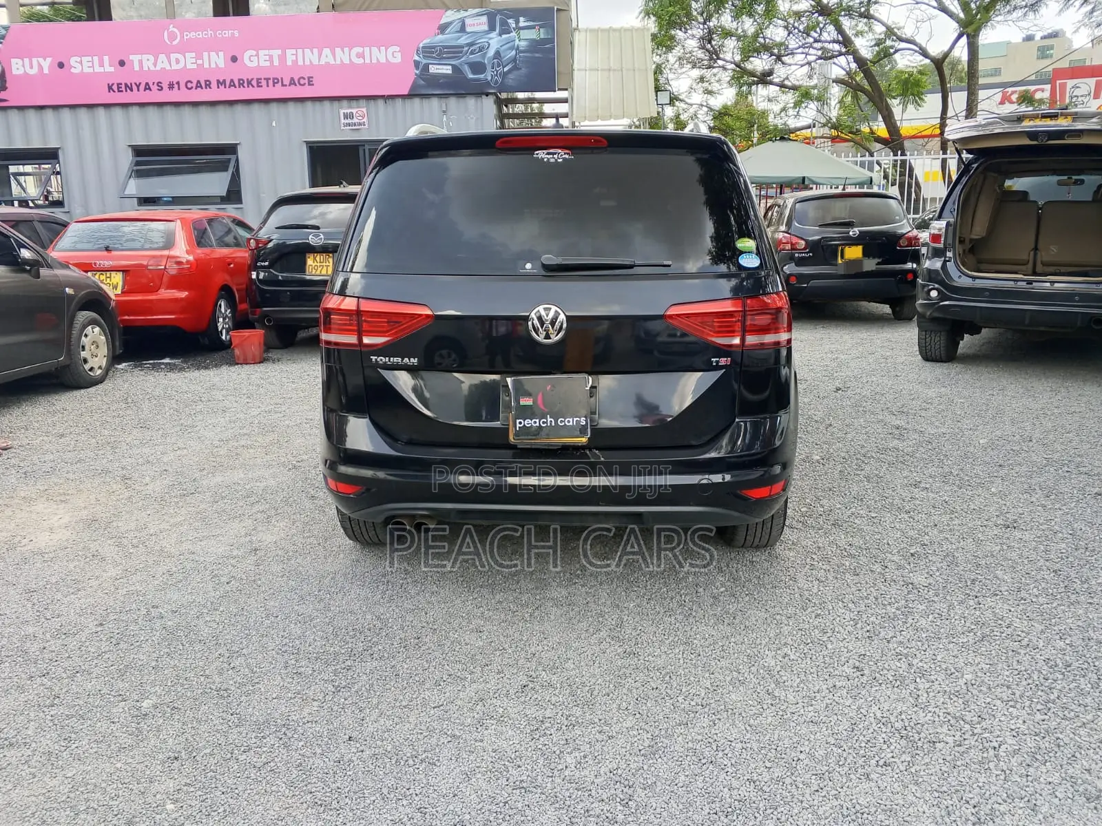 Volkswagen Touran 2017 Black
