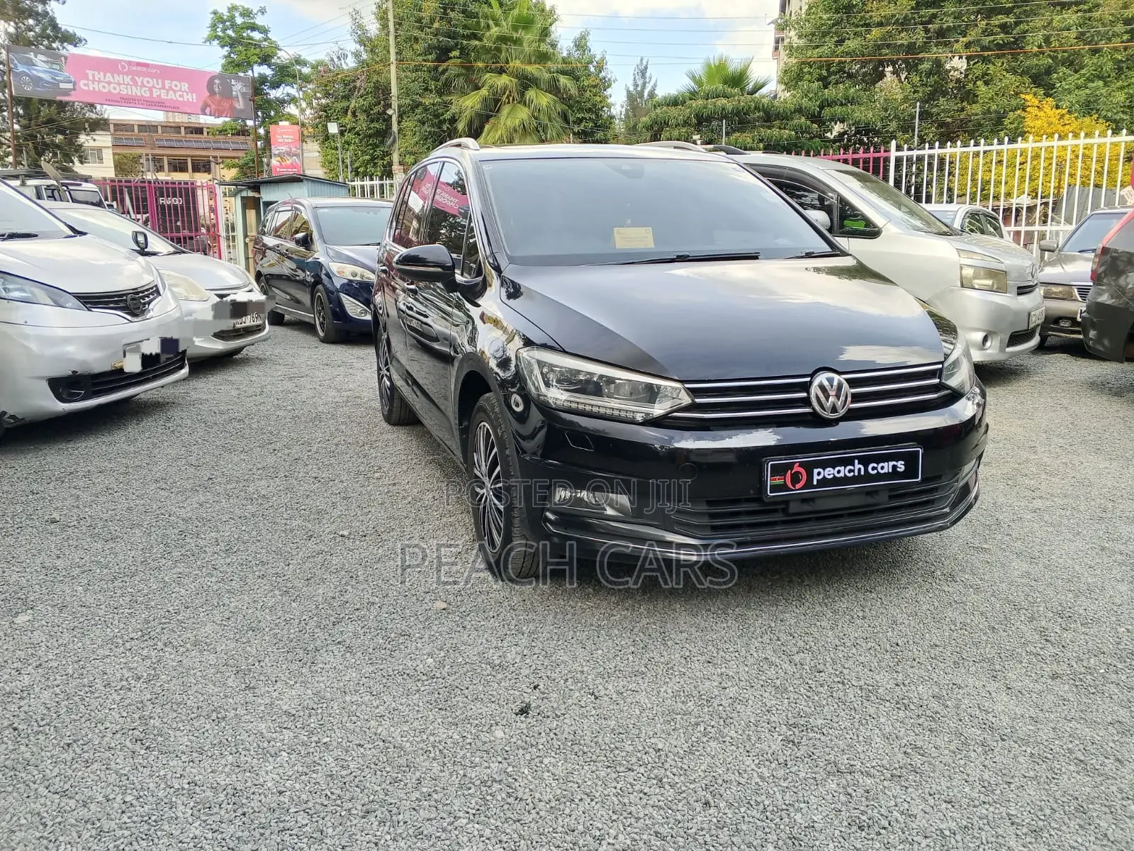 Volkswagen Touran 2017 Black
