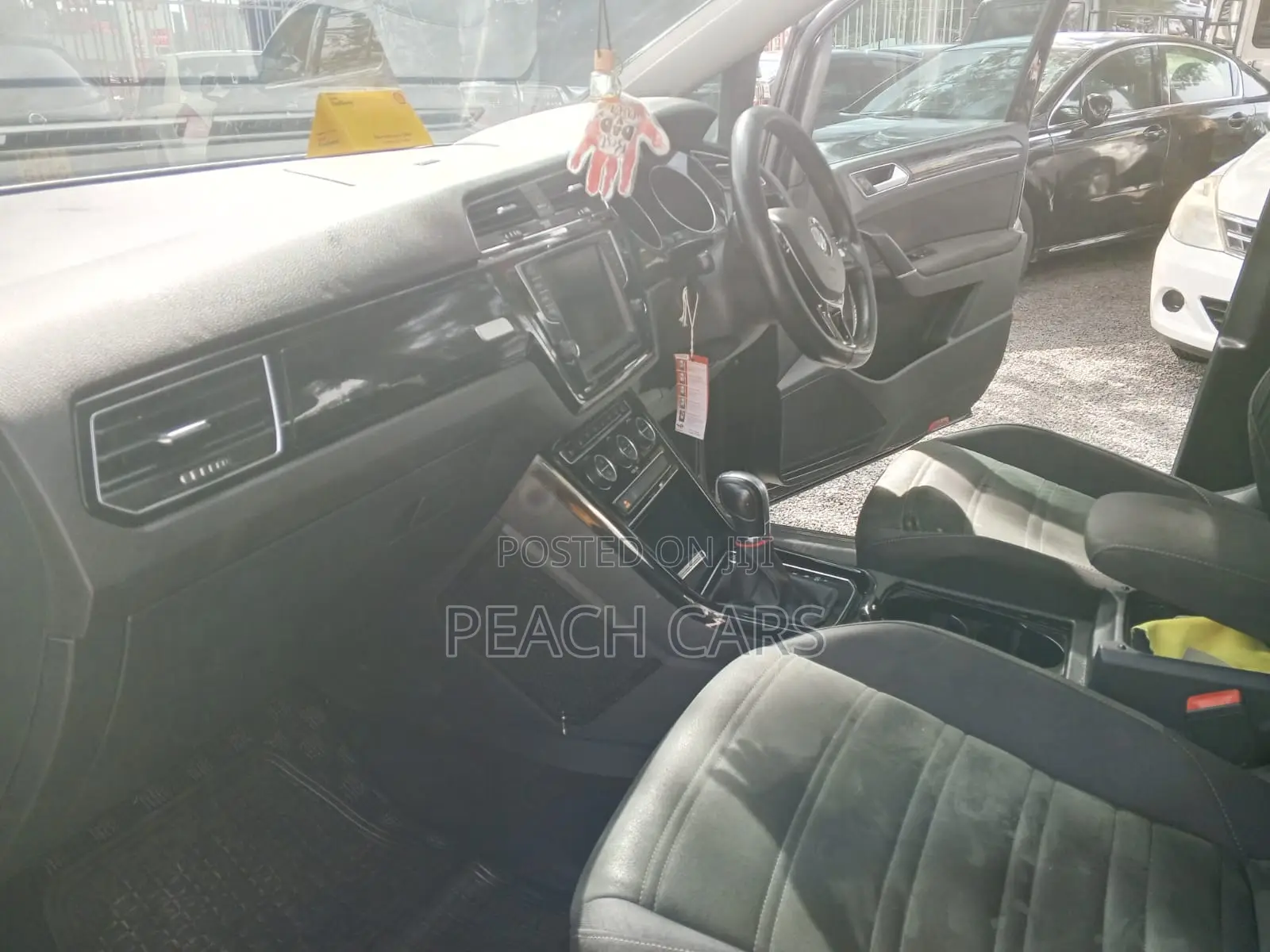 Volkswagen Touran 2017 Black