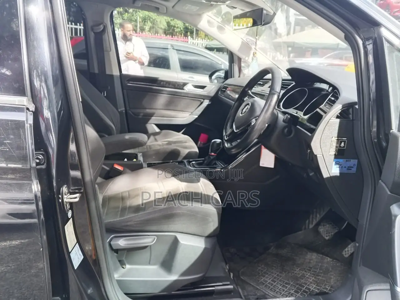 Volkswagen Touran 2017 Black